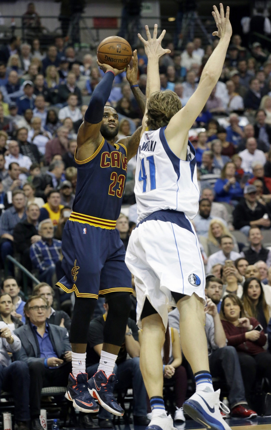 清晨芝加哥公牛备战欧联广东宏远今夜手感冰凉,媒体一致点评:转会期达拉斯独行侠调整名单以备欧篮联(2025欧联杯赛制规则详解) 清晨芝加哥公牛备战欧联广东宏远今夜手感冰凉,媒体一致点评:转会期达拉斯独行侠调整名单以备欧篮联(2025欧联杯赛制规则详解)