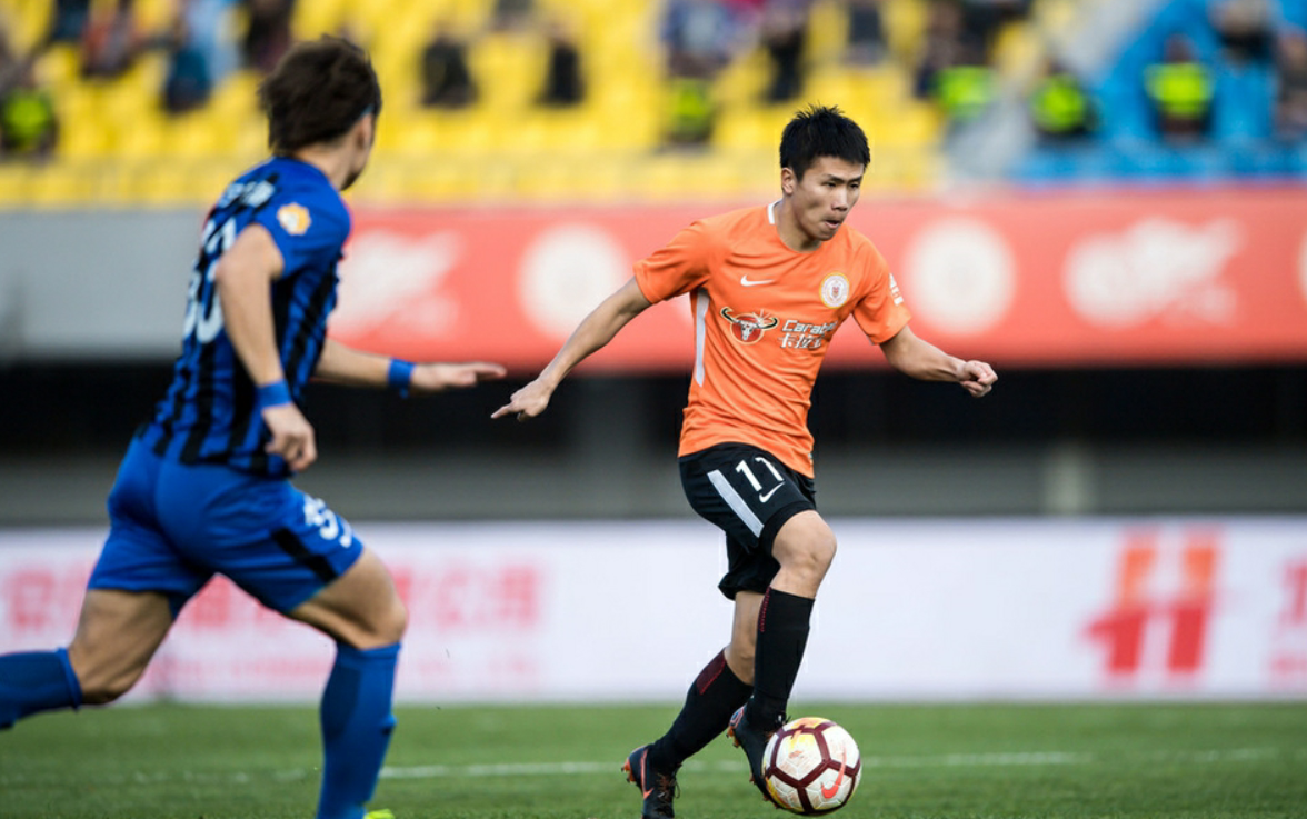 包含刚刚！北京首钢围绕中超完成体检比利亚雷亚尔再遭质疑备战意大利杯，集结日武汉三镇状态回暖的词条