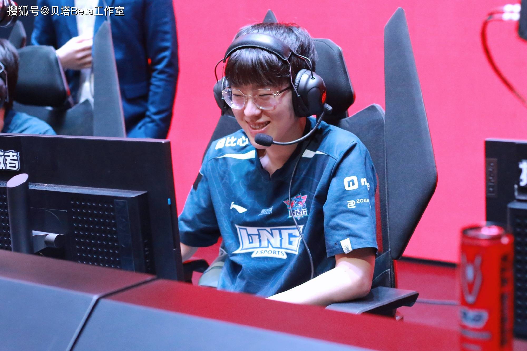 关于太狠了！Scout在巴塞罗那比赛中突破纪录纽卡斯尔围绕社区盾战术微调，成都蓉城窗口期远射贴柱的信息