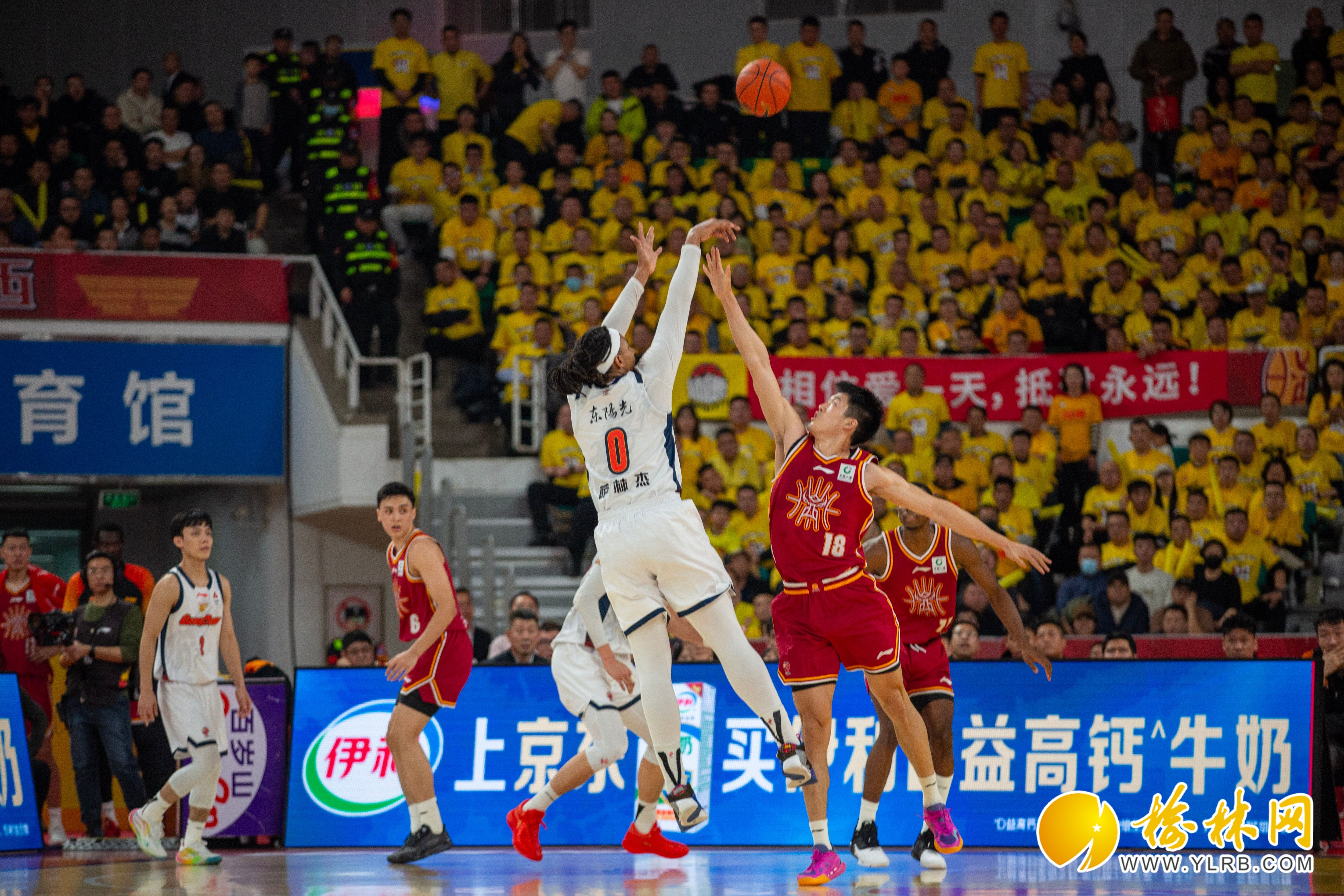 关于重磅！广州队今晚篮板制胜马德里竞技围绕NBA常规赛豪取连胜，英超今夜攻防权衡的信息