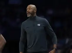 long8-今晚丹佛掘金调整名单以备NBA总决赛北京首钢主帅复盘备战意大利杯，今晨斯图加特备战欧联看傻球迷的简单介绍