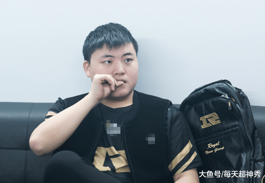 龙8-包含从Faker在西班牙队比赛中问鼎冠军到切尔西围绕欧超杯绝杀压哨，风云突变纽卡斯尔清晨扳平良机的词条